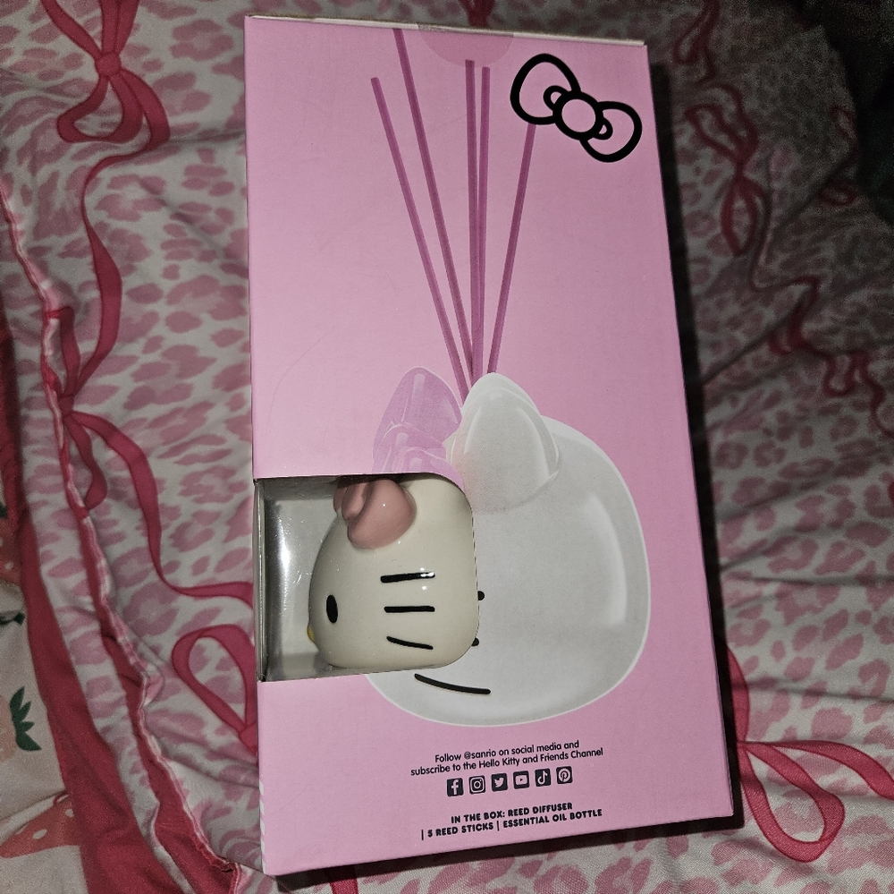 Hello Kitty Ceramic Reed Diffuser - Picture 4 of 5